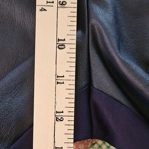 Chico's Faux Leather Front Panel Pants -  Pull On - Picture 8 of 9